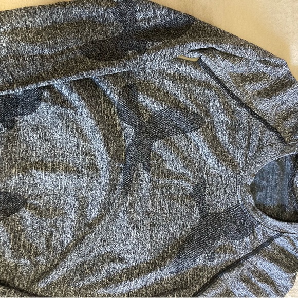 Oiselle Flyte fitted long sleeve size xs - Picture 5 of 8